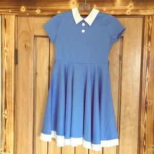A youth blue dress.